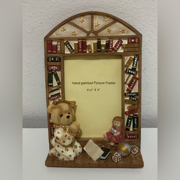 Vintage Hand-painted Picture Frame 3 1/2" X 5โ Resin Material Great for Gifting - Picture 3 of 6